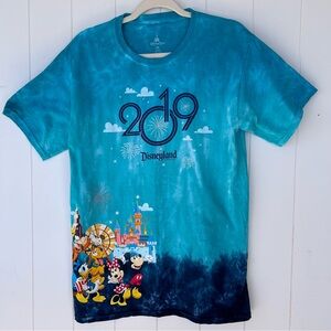 Disney Parks Unisex 2019 Disneyland Resort Tie-Dye Tee Short Sleeve Size Medium